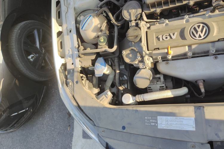 Used Volkswagen Bora 2013 1.6L Automatic Fashion Model Engine Bay Right