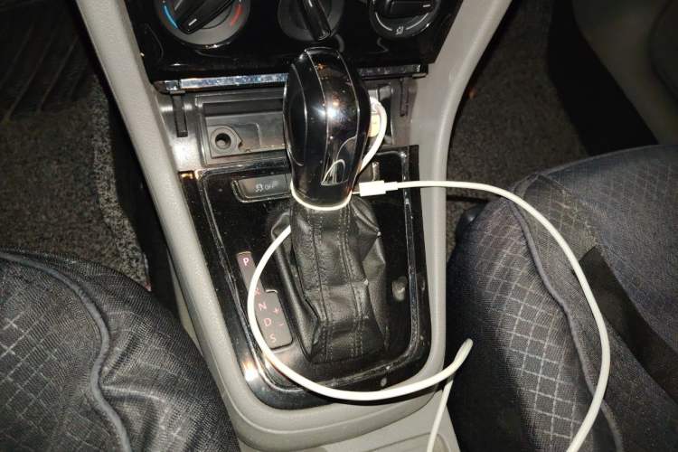 Used Volkswagen Bora 2013 1.6L Automatic Fashion Model Gear Lever