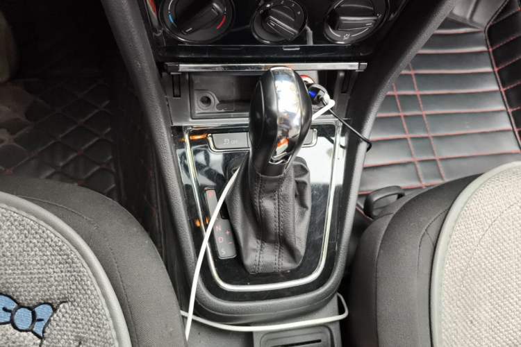 Used Volkswagen Bora 2013 1.6L Automatic Fashion Model Gear Lever
