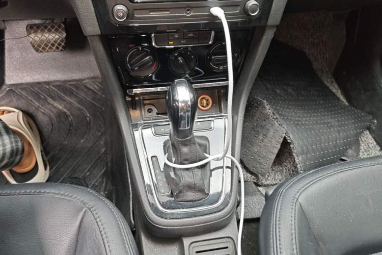 Used Volkswagen Bora 2013 1.6L Automatic Fashion Model Gear Lever