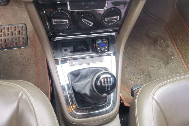 Used Volkswagen Bora 2013 1.6L Manual Comfort Model Gear Lever