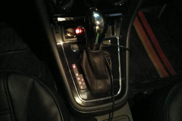 Used Volkswagen Bora 2013 1.6L Automatic Fashion Model Gear Lever