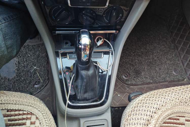 Used Volkswagen Bora 2013 1.6L Automatic Fashion Model Gear Lever