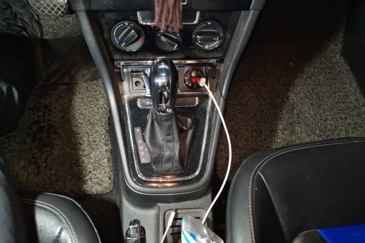 Used Volkswagen Bora 2013 1.6L Automatic Comfort Model Gear Lever