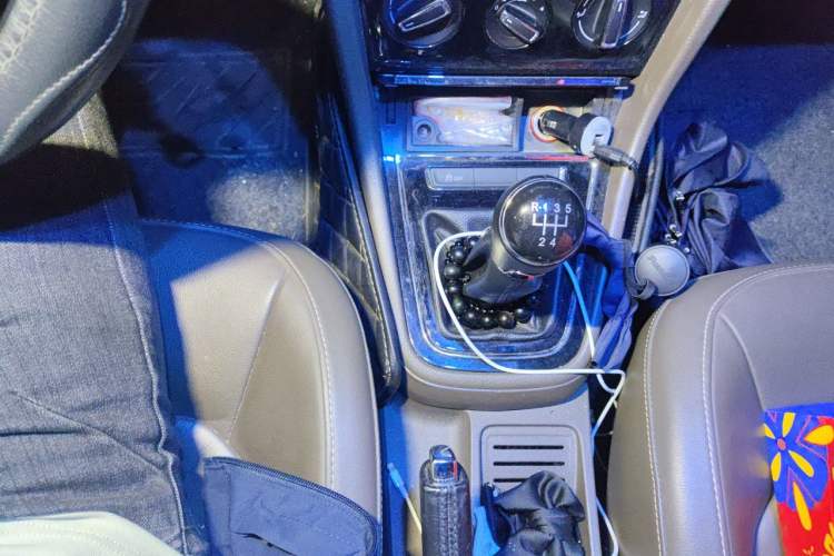 Used Volkswagen Bora 2013 1.4T Manual Comfort Model Gear Lever