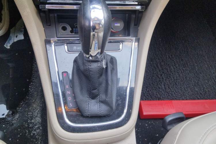 Used Volkswagen Bora 2013 1.4T Automatic Comfort Model Gear Lever