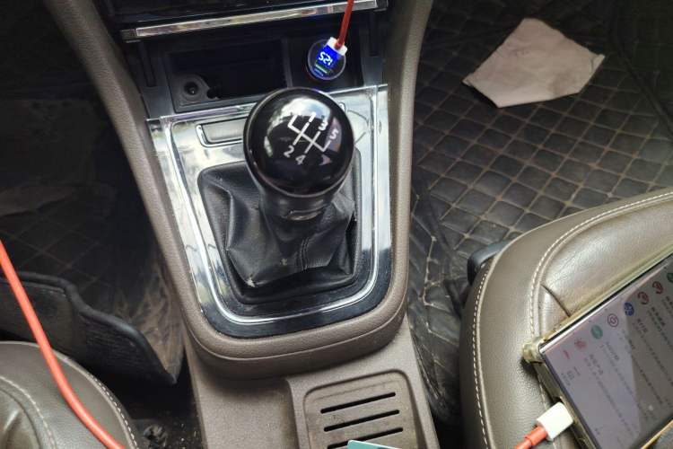 Used Volkswagen Bora 2013 1.6L Manual Comfort Model Gear Lever