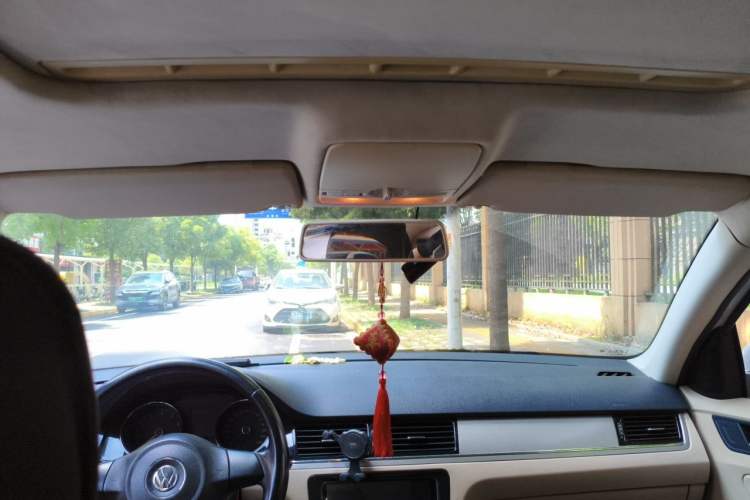Used Volkswagen Bora 2013 1.6L Manual Comfort Model Headliner