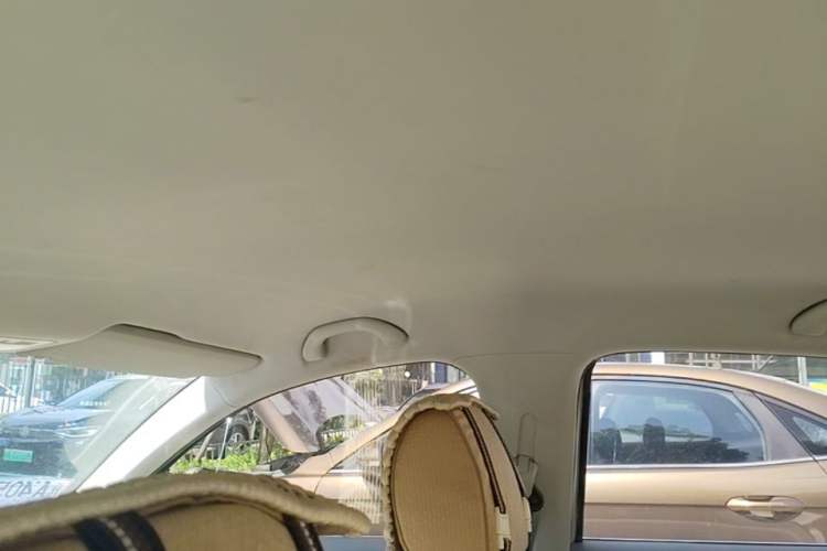 Used Volkswagen Bora 2013 1.6L Automatic Fashion Model Headliner