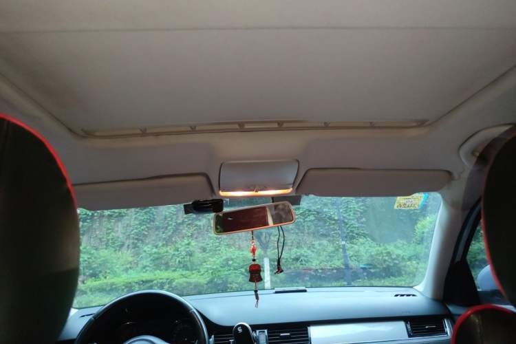 Used Volkswagen Bora 2013 1.4T Automatic Comfort Model Headliner