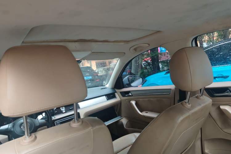 Used Volkswagen Bora 2013 1.6L Automatic Comfort Model Headliner