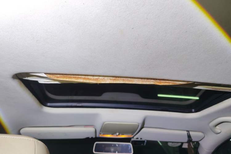 Used Volkswagen Bora 2013 1.6L Automatic Comfort Model Headliner
