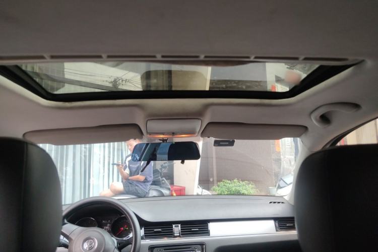 Used Volkswagen Bora 2013 1.6L Automatic Comfort Model Headliner