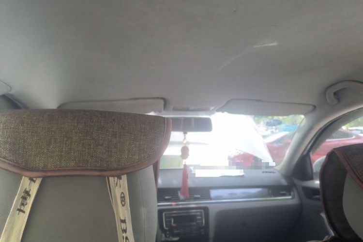 Used Volkswagen Bora 2013 1.6L Manual Fashion Edition Headliner