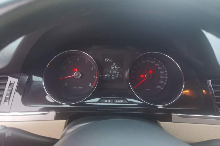 Used Volkswagen Bora 2013 1.6L Manual Comfort Model Instrument Cluster