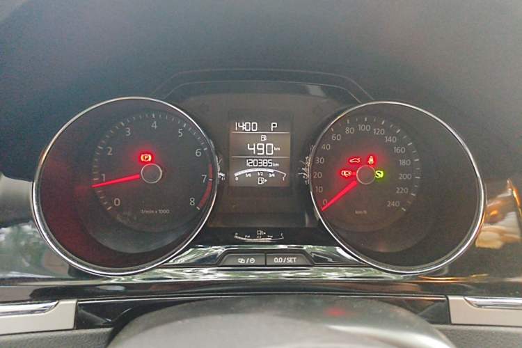 Used Volkswagen Bora 2013 1.6L Automatic Comfort Model Instrument Cluster