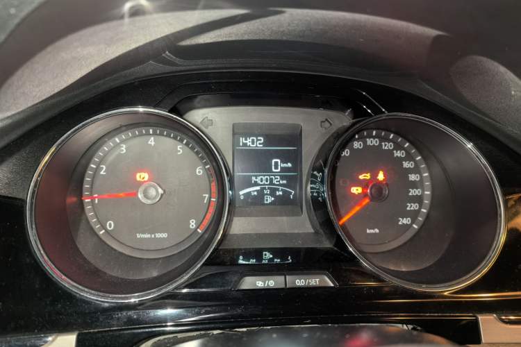Used Volkswagen Bora 2013 1.6L Manual Comfort Model Instrument Cluster