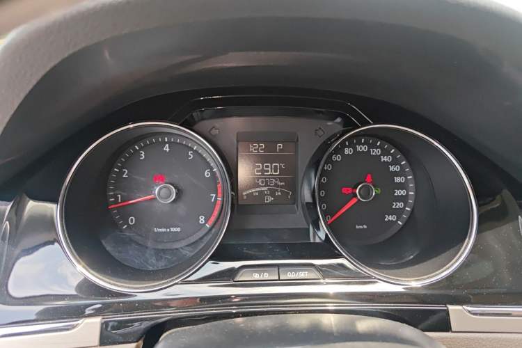 Used Volkswagen Bora 2013 1.6L Automatic Comfort Model Instrument Cluster