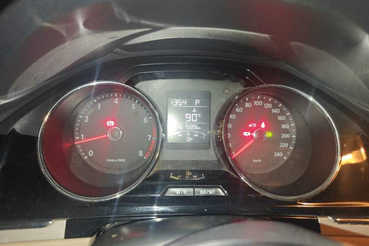 Used Volkswagen Bora 2013 1.6L Automatic Comfort Model Instrument Cluster