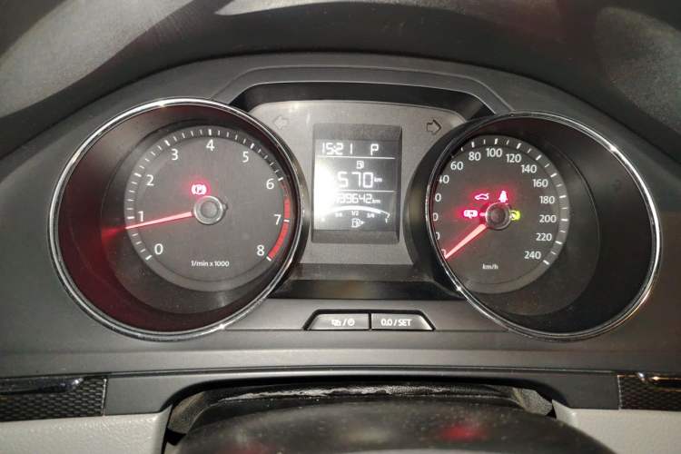 Used Volkswagen Bora 2013 1.6L Automatic Fashion Model Instrument Cluster