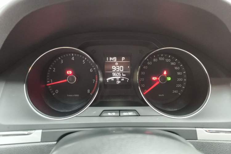 Used Volkswagen Bora 2013 1.6L Automatic Fashion Model Instrument Cluster