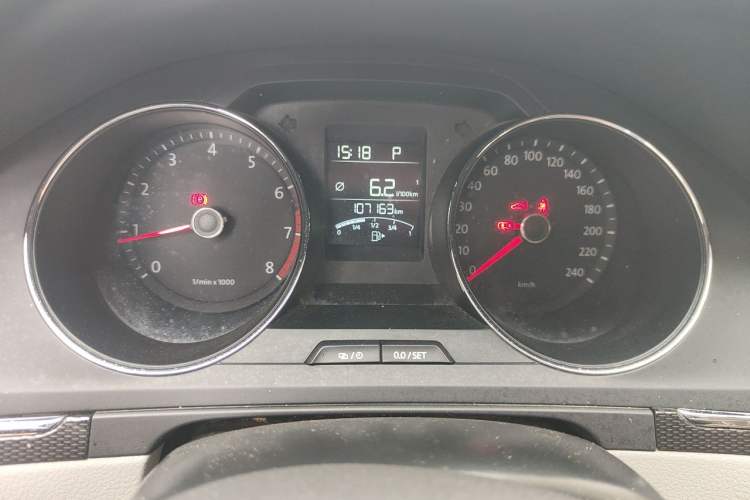 Used Volkswagen Bora 2013 1.6L Automatic Fashion Model Instrument Cluster