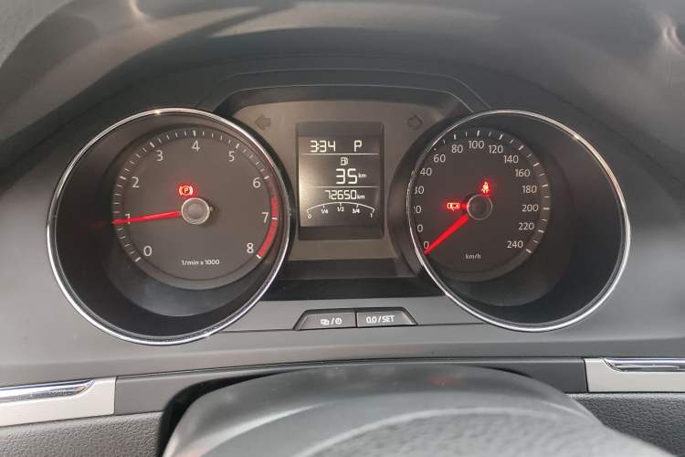 Used Volkswagen Bora 2013 1.6L Automatic Fashion Model Instrument Cluster