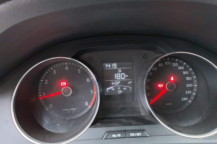 Used Volkswagen Bora 2013 1.6L Manual Fashion Edition Instrument Cluster