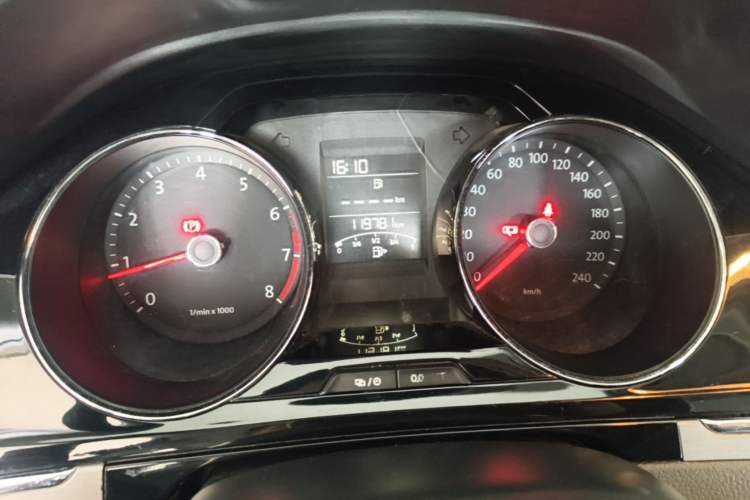 Used Volkswagen Bora 2013 1.6L Manual Comfort Model Instrument Cluster