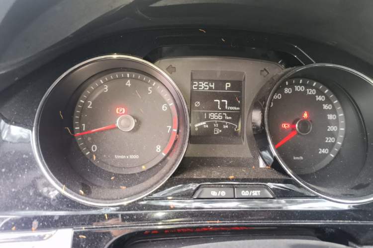 Used Volkswagen Bora 2013 1.6L Automatic Comfort Model Instrument Cluster