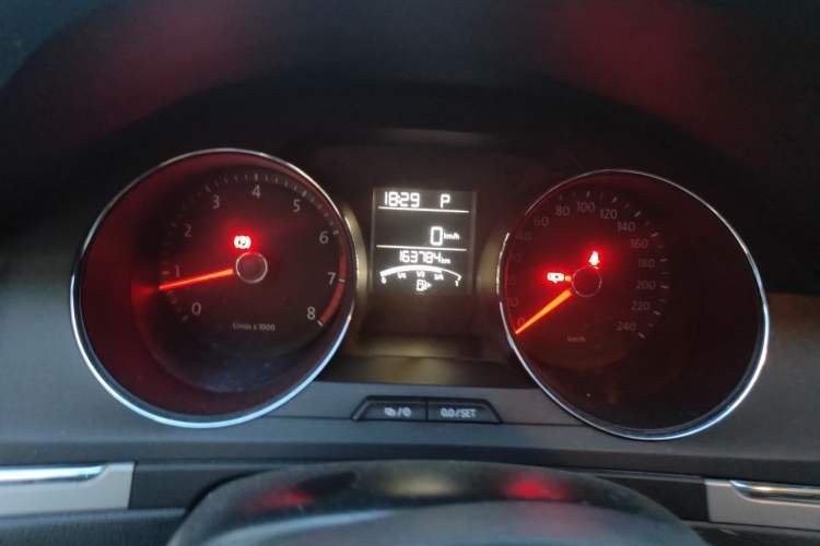 Used Volkswagen Bora 2013 1.6L Automatic Fashion Model Instrument Cluster