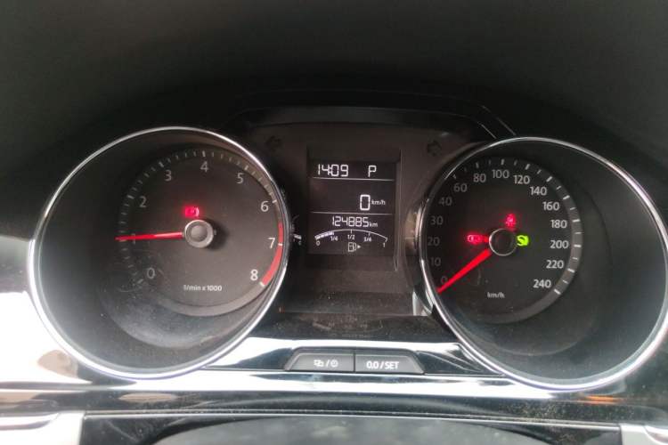Used Volkswagen Bora 2013 1.6L Automatic Comfort Model Instrument Cluster