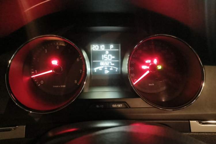 Used Volkswagen Bora 2013 1.6L Automatic Fashion Model Instrument Cluster