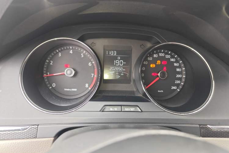 Used Volkswagen Bora 2013 1.6L Manual Fashion Edition Instrument Cluster