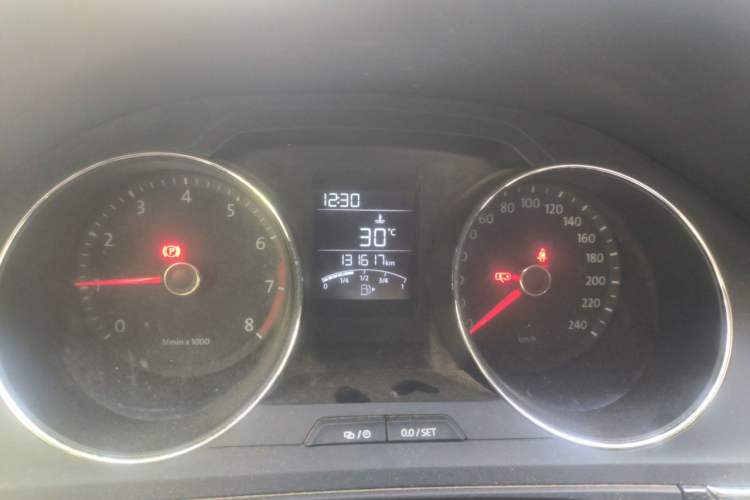 Used Volkswagen Bora 2013 1.6L Manual Fashion Edition Instrument Cluster