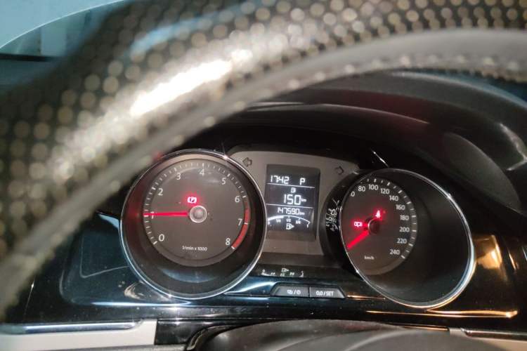 Used Volkswagen Bora 2013 1.6L Automatic Comfort Model Instrument Cluster