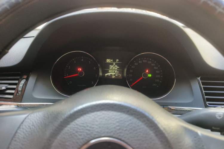 Used Volkswagen Bora 2013 1.6L Automatic Fashion Model Instrument Cluster