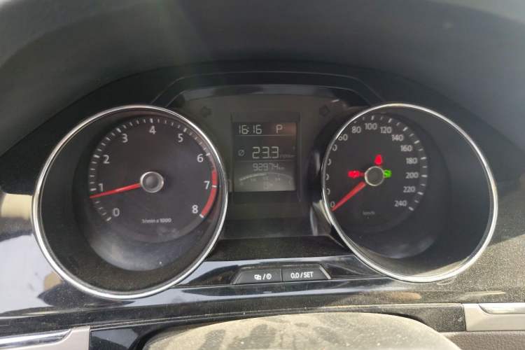 Used Volkswagen Bora 2013 1.6L Automatic Comfort Model Instrument Cluster