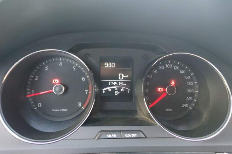 Used Volkswagen Bora 2013 1.6L Manual Fashion Edition Instrument Cluster