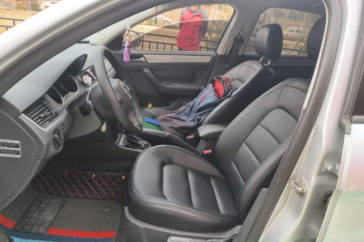 Used Volkswagen Bora 2013 1.6L Automatic Fashion Model Left Front Seat