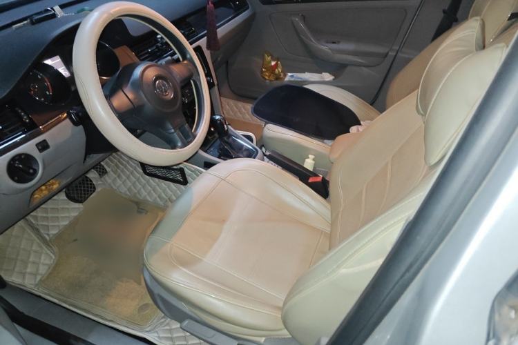Used Volkswagen Bora 2013 1.6L Automatic Fashion Model Left Front Seat