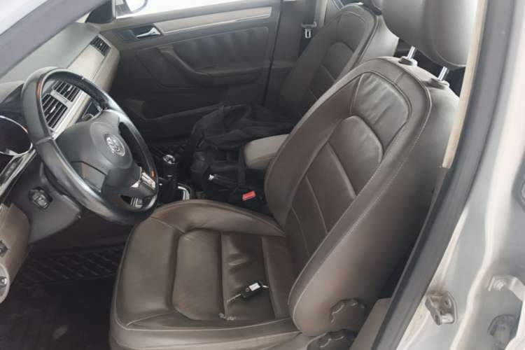 Used Volkswagen Bora 2013 1.6L Manual Comfort Model Left Front Seat