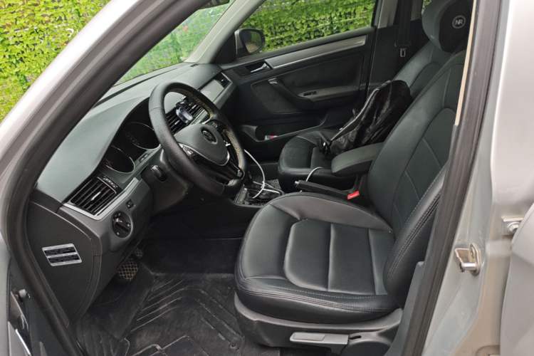 Used Volkswagen Bora 2013 1.6L Automatic Fashion Model Left Front Seat