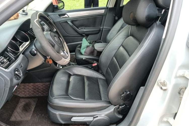 Used Volkswagen Bora 2013 1.6L Automatic Comfort Model Left Front Seat
