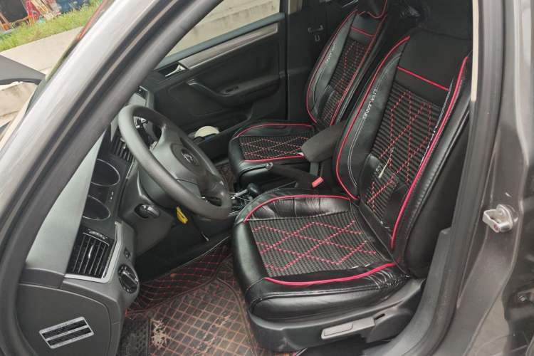 Used Volkswagen Bora 2013 1.6L Automatic Fashion Model Left Front Seat