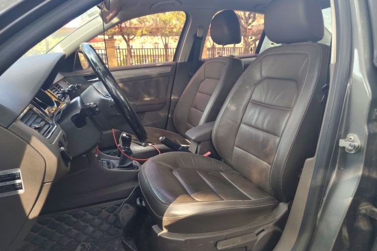 Used Volkswagen Bora 2013 1.6L Manual Comfort Model Left Front Seat