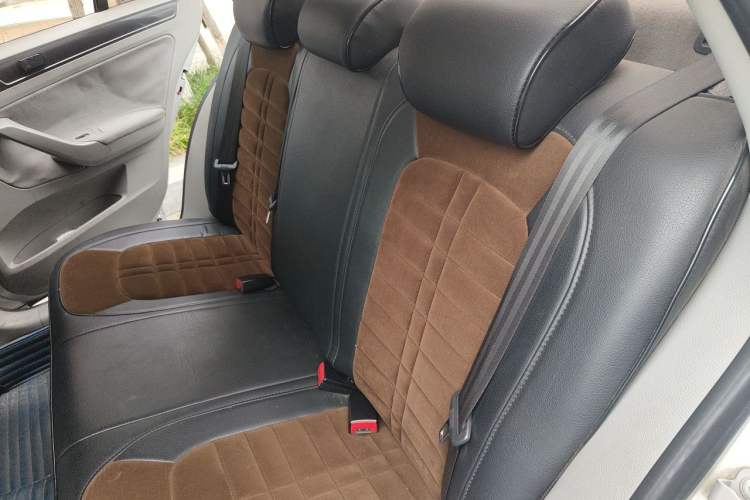 Used Volkswagen Bora 2013 1.6L Automatic Fashion Model Left Rear Seat