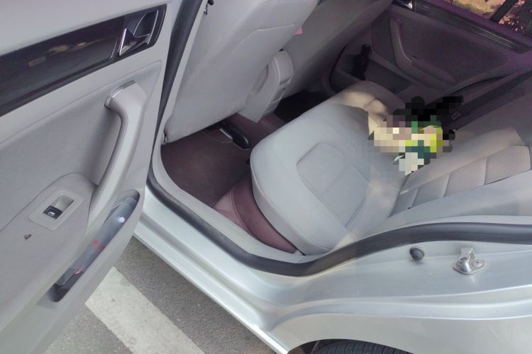 Used Volkswagen Bora 2013 1.6L Automatic Fashion Model Left Rear Seat