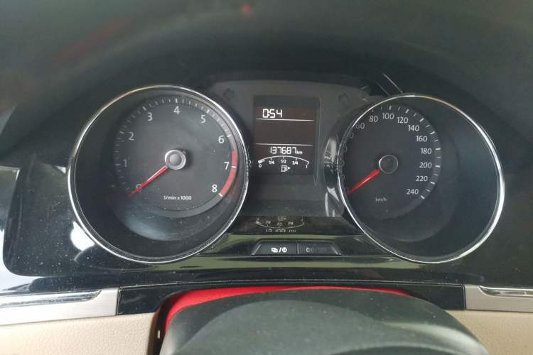 Used Volkswagen Bora 2013 1.6L Manual Comfort Model Odometer Close Up