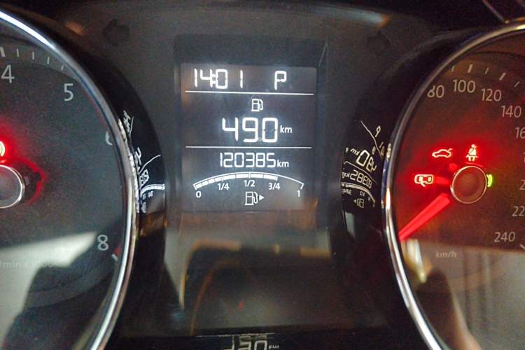 Used Volkswagen Bora 2013 1.6L Automatic Comfort Model Odometer Close Up